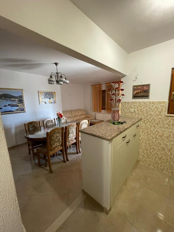 Apartman Ivan Трогир Екстериор снимка